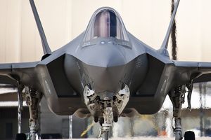 راز برآمدگی عجیب در بدنه f_35