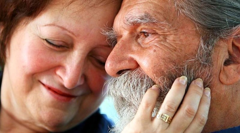 آیا عشق های میانسالی واقعا عمیق ترند؟